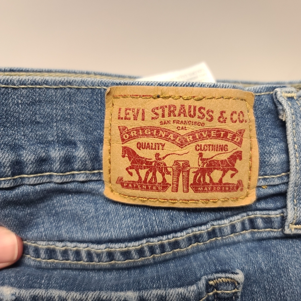 Levi's Women's Blue Jeans 414 Classic Straight - Picture 7 of 11